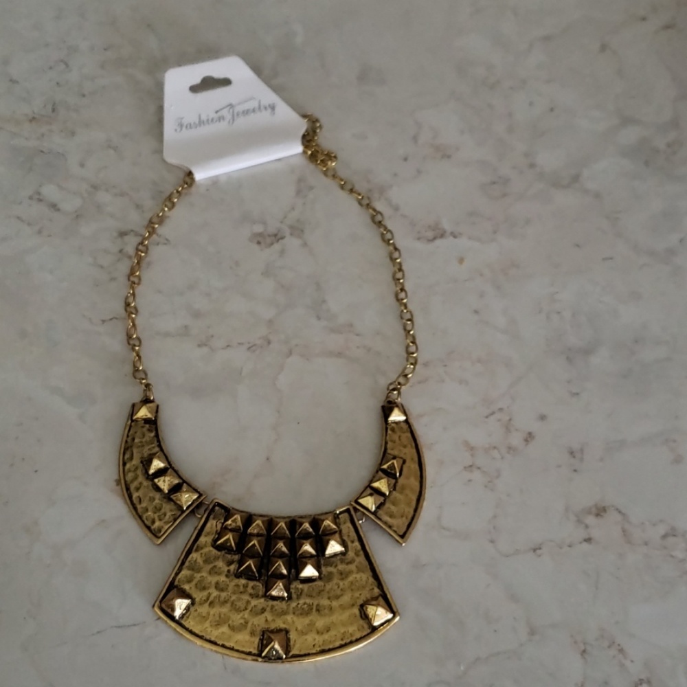 Fashion jewelry statement necklace